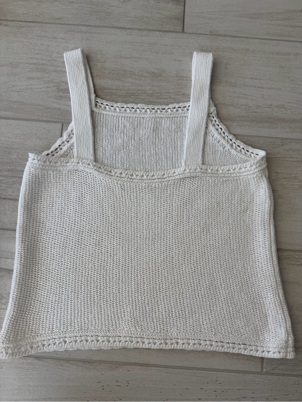 Banana Republic White Cropped Cotton Sweater Tank Size M-L with handmade brooch - Picture 3 of 7